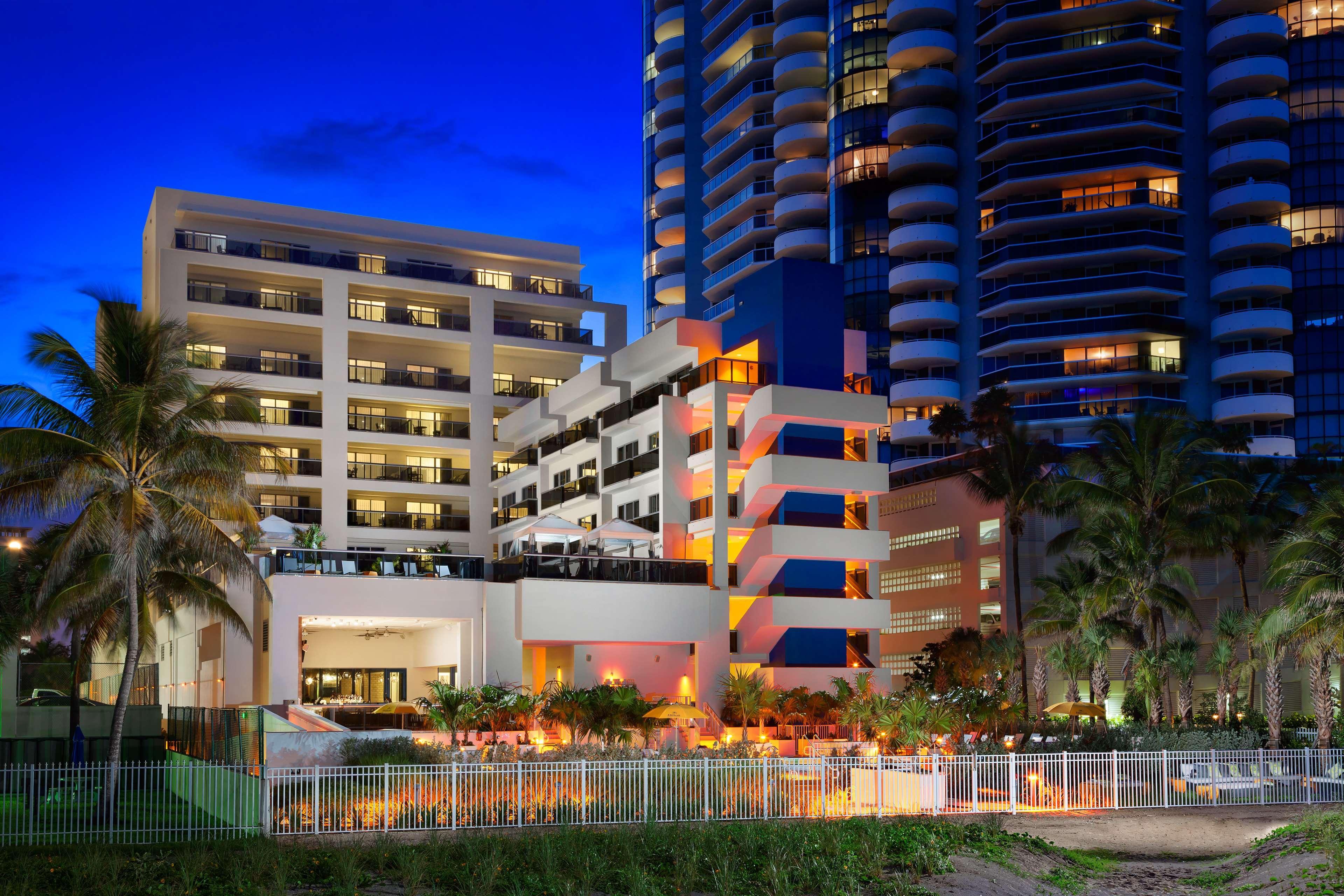 Hilton Miami Resort 4*
